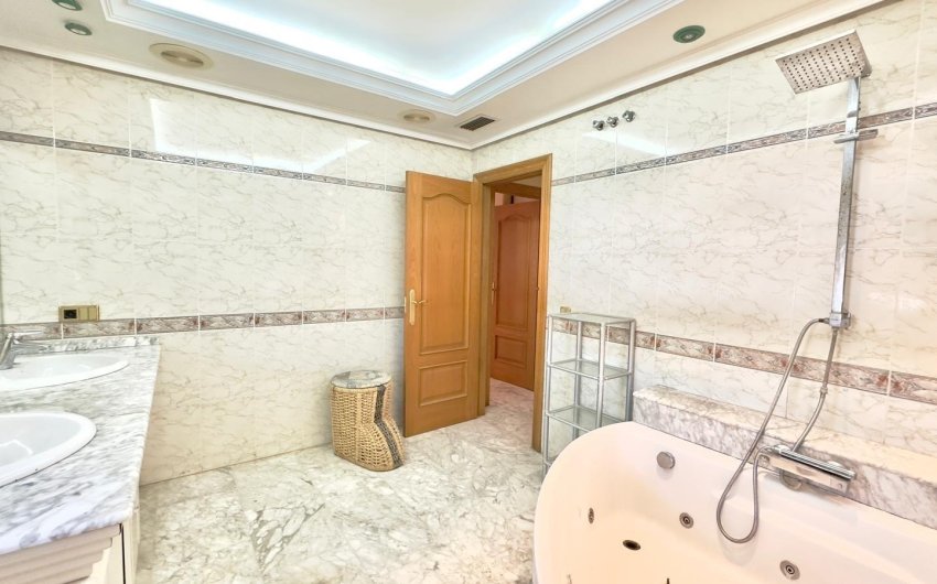 Herverkoop - Penthouse -
Torrevieja - Centro