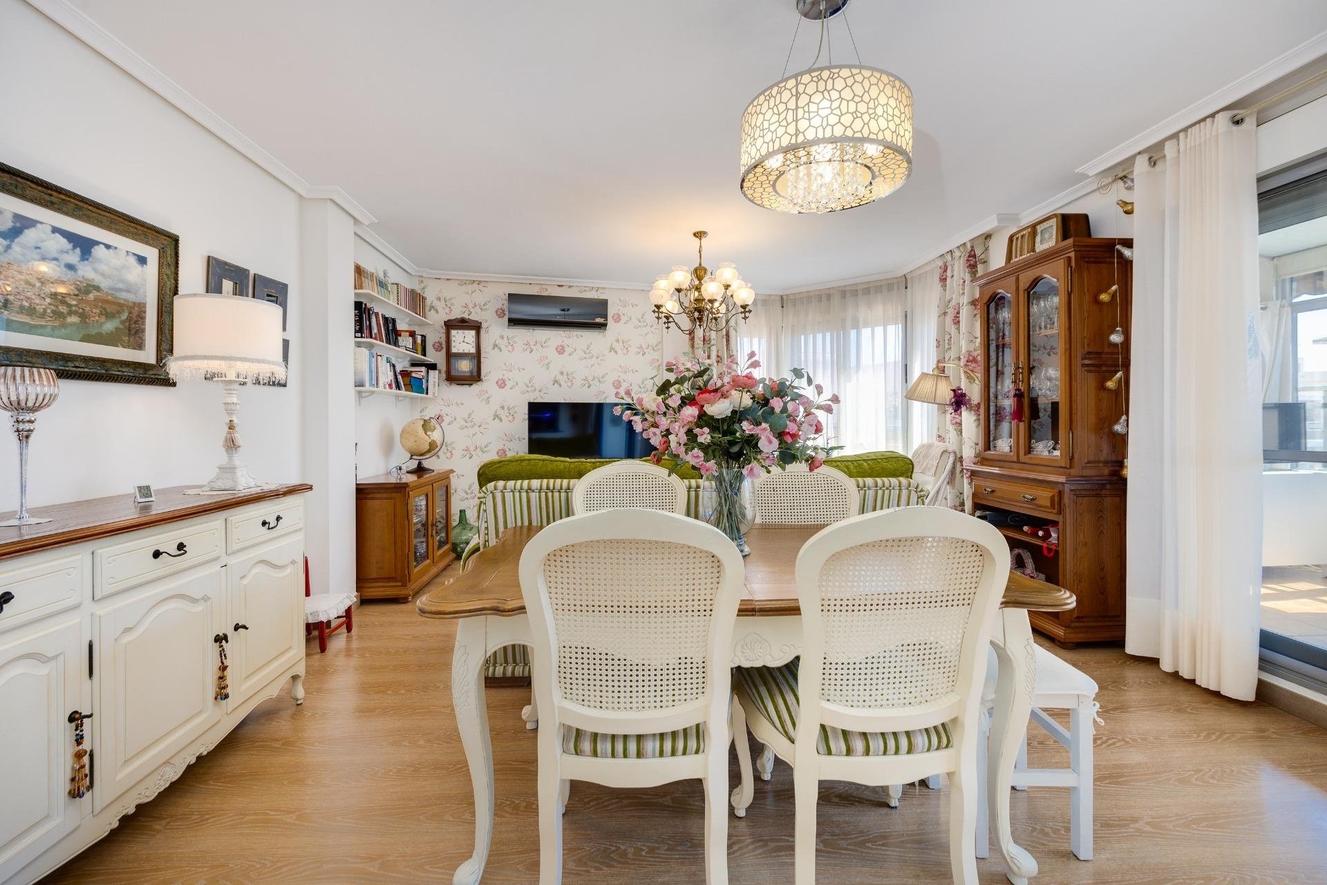 Herverkoop - Penthouse -
Torrevieja - Centro