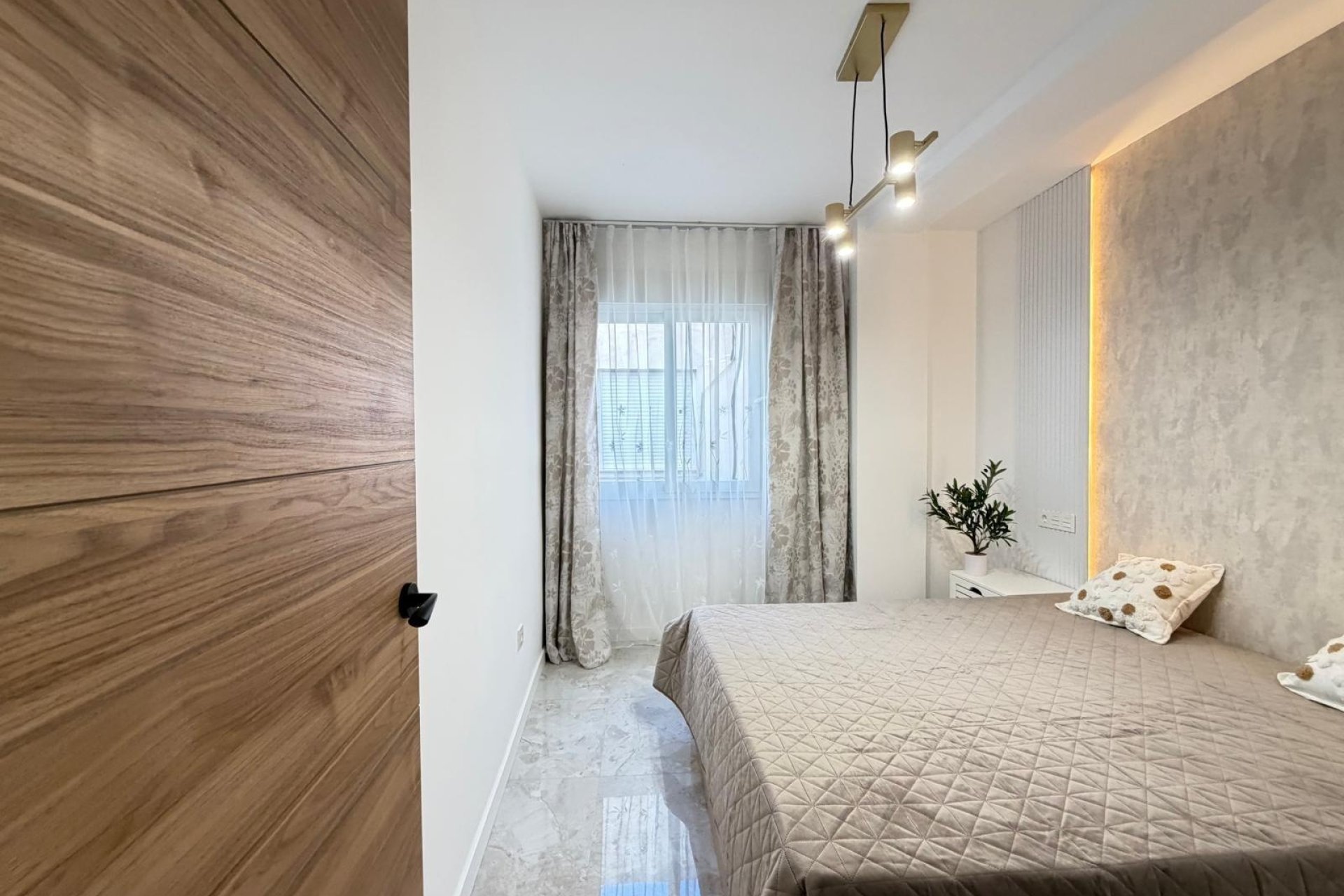 Herverkoop - Penthouse -
Torrevieja - Estacion De Autobuses