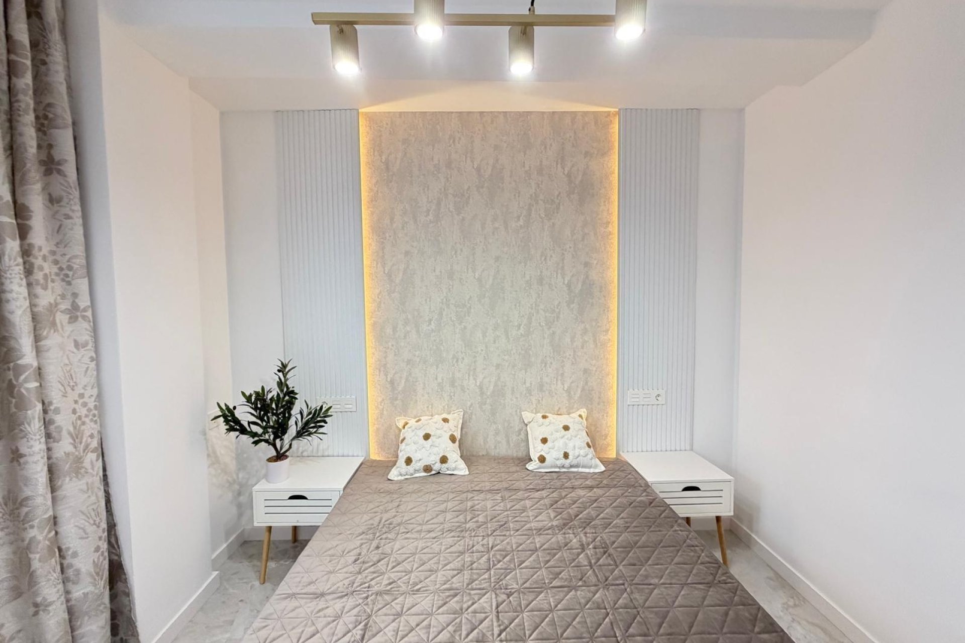 Herverkoop - Penthouse -
Torrevieja - Estacion De Autobuses