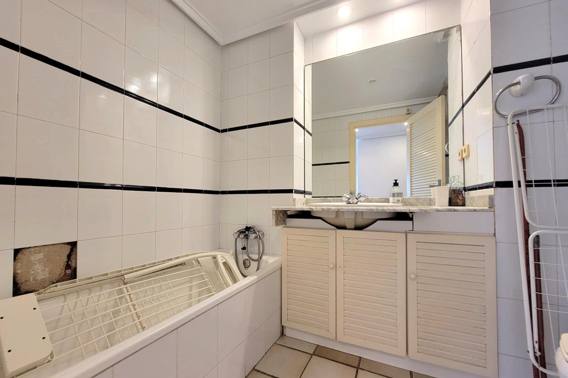 Herverkoop - Penthouse -
Torrevieja - Playa De La Mata