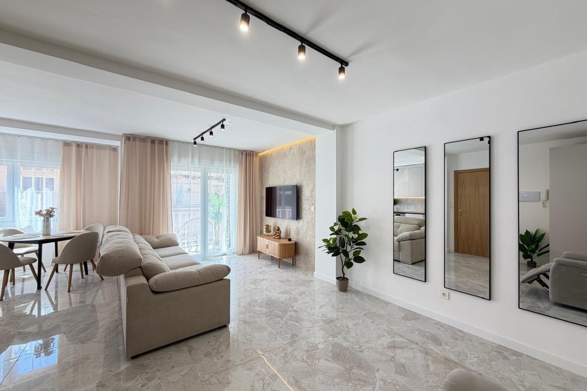 Herverkoop - Penthouse -
Torrevieja - Playa del Cura