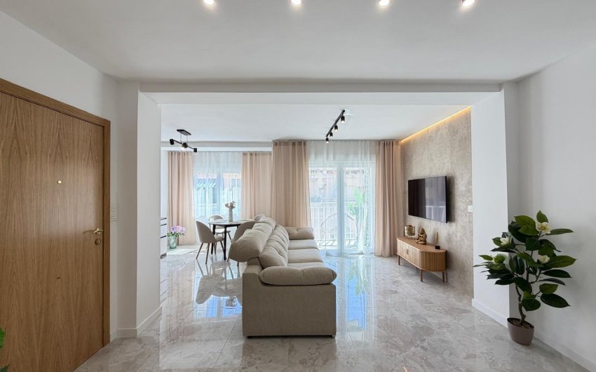 Herverkoop - Penthouse -
Torrevieja - Playa del Cura