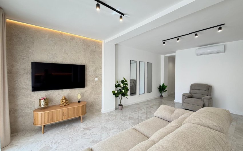 Herverkoop - Penthouse -
Torrevieja - Playa del Cura