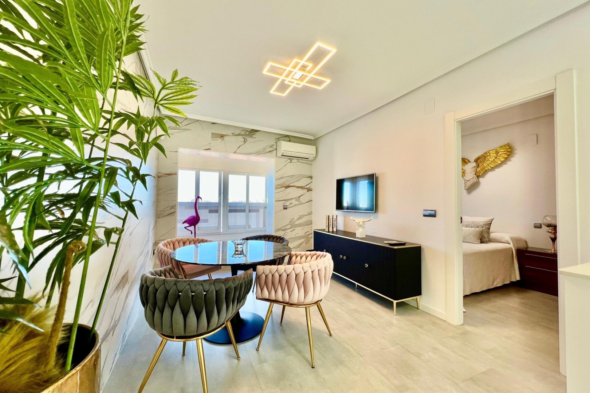 Herverkoop - Penthouse -
Torrevieja - Playa del Cura