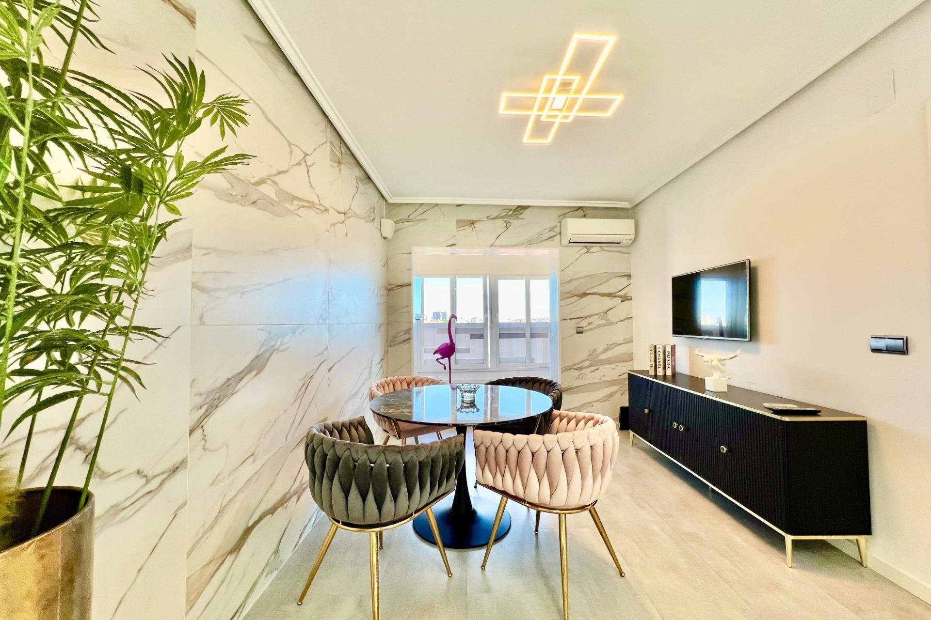 Herverkoop - Penthouse -
Torrevieja - Playa del Cura