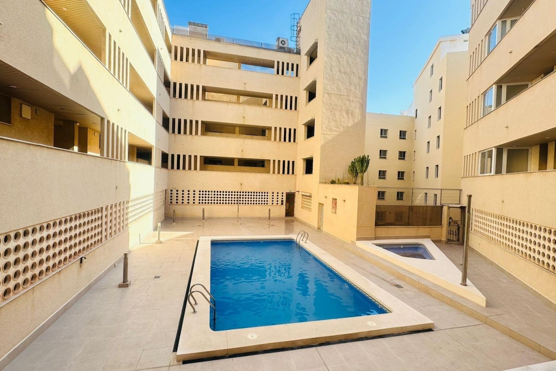 Herverkoop - Penthouse -
Torrevieja - Playa del Cura