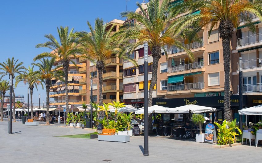 Herverkoop - Penthouse -
Torrevieja - Playa del Cura