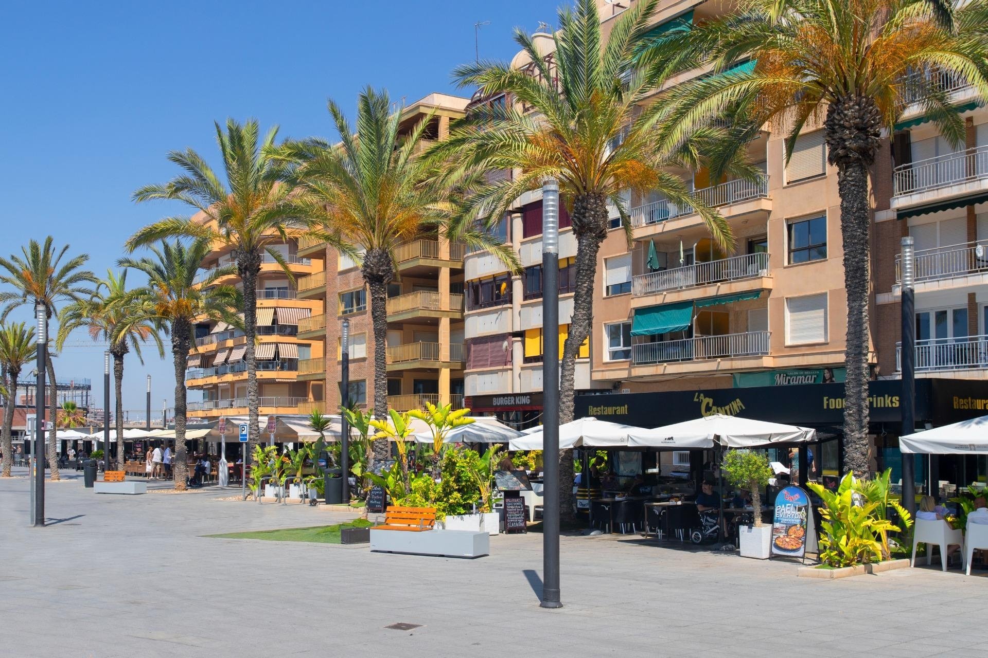 Herverkoop - Penthouse -
Torrevieja - Playa del Cura