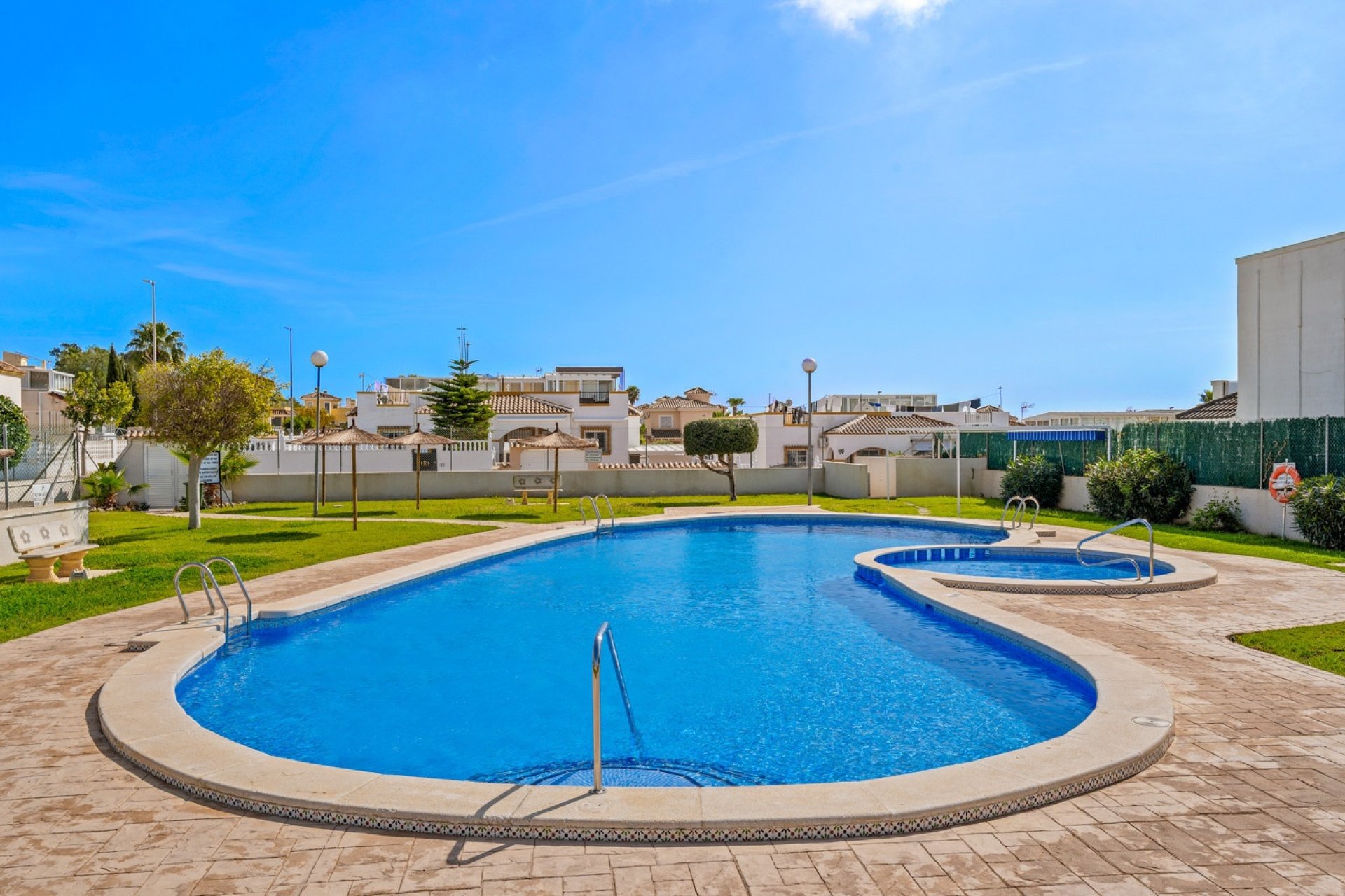 Herverkoop - Quad House -
La Marina - Costa Blanca