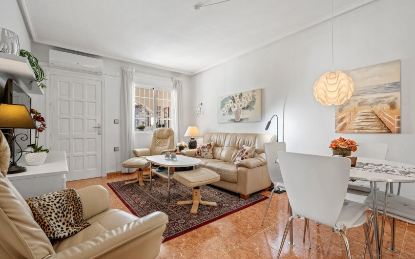 Herverkoop - Quad House -
La Marina - Costa Blanca