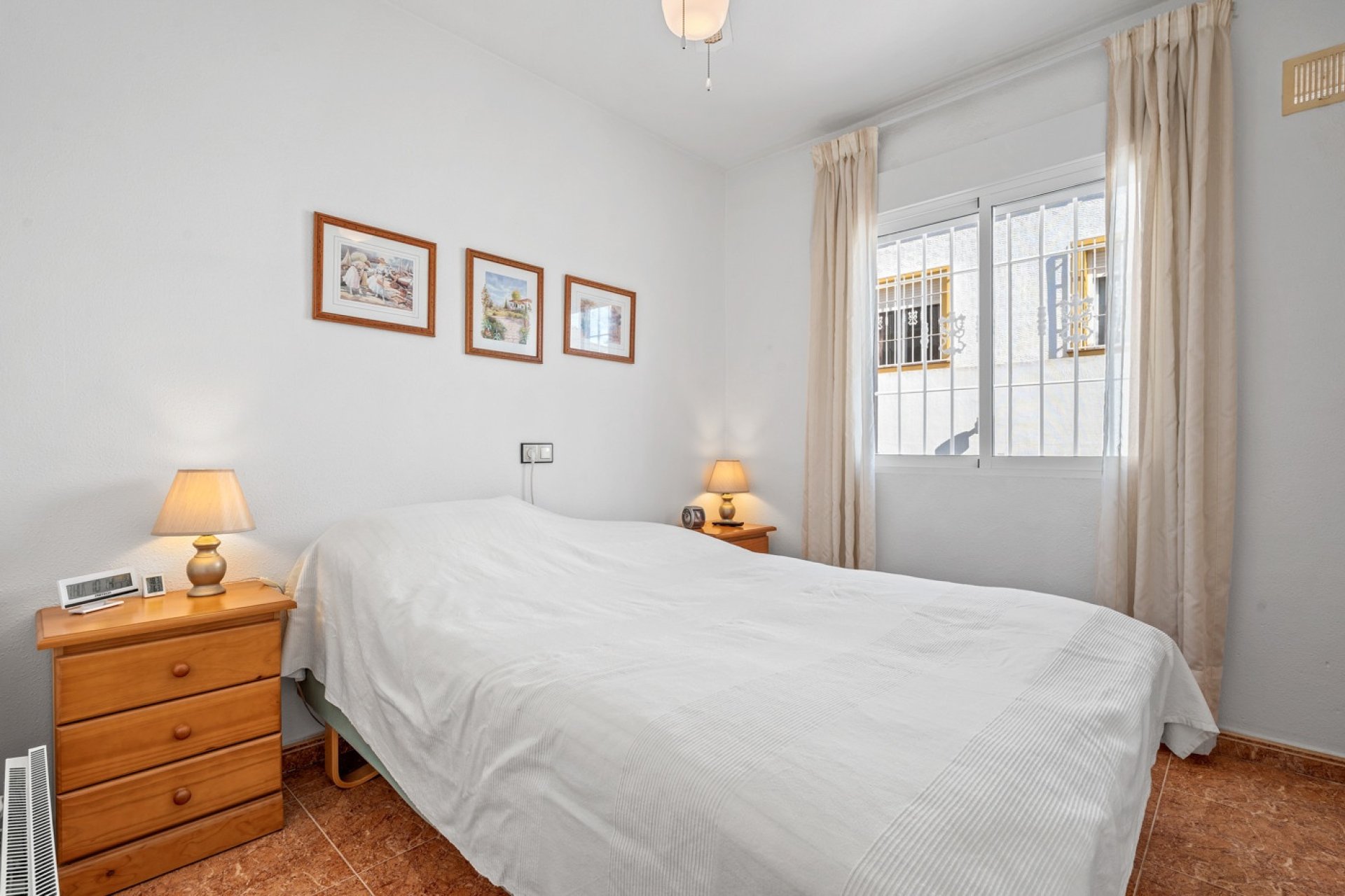 Herverkoop - Quad House -
La Marina - Costa Blanca