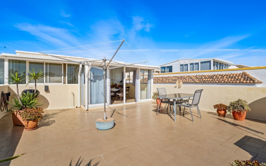 Herverkoop - Quad House -
La Marina - Costa Blanca