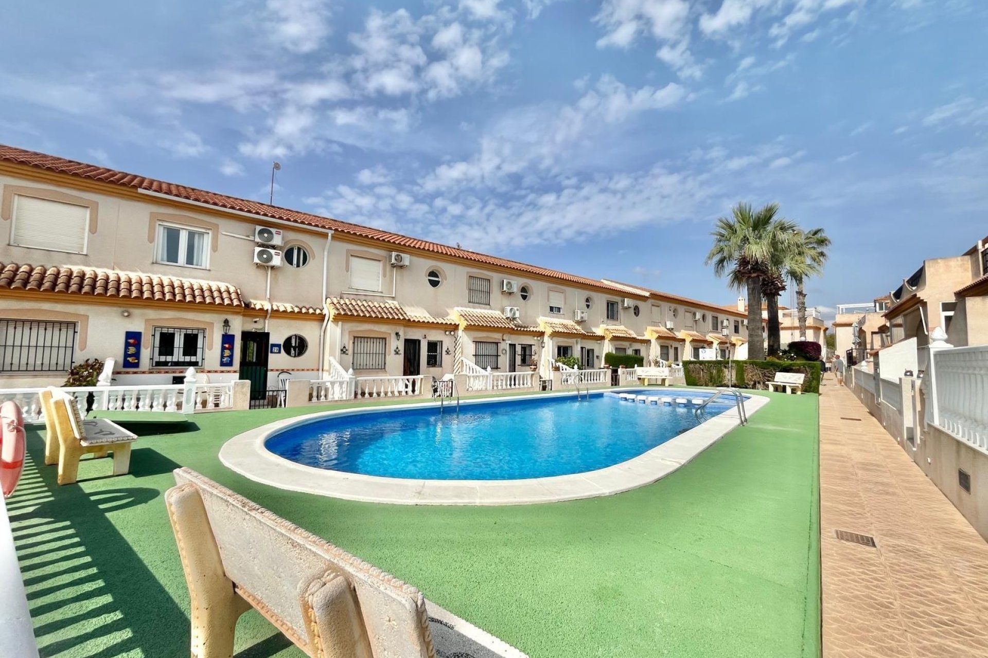 Herverkoop - Quad House -
Orihuela Costa - Playa Flamenca