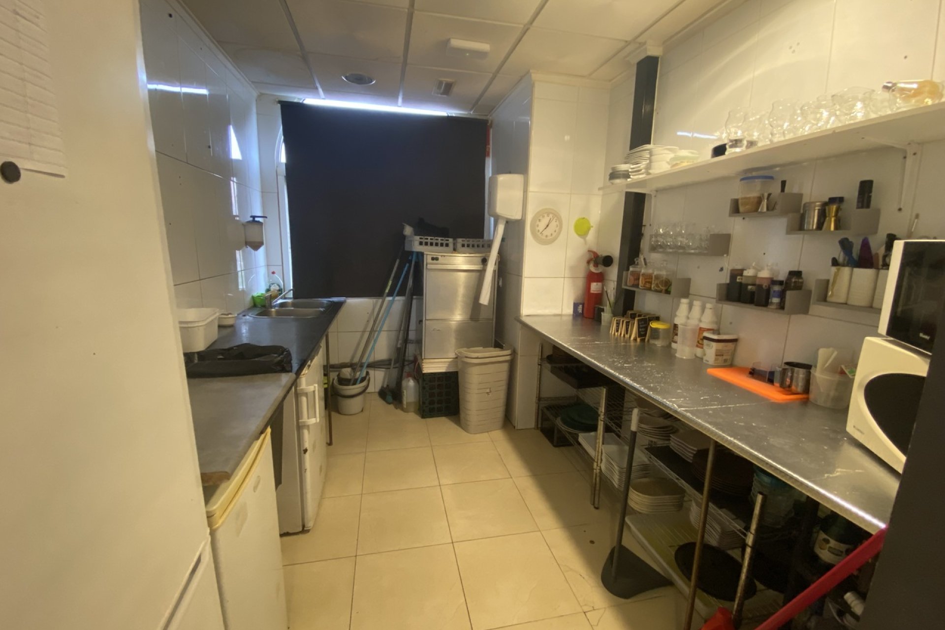 Herverkoop - Reclame -
Algorfa - Inland