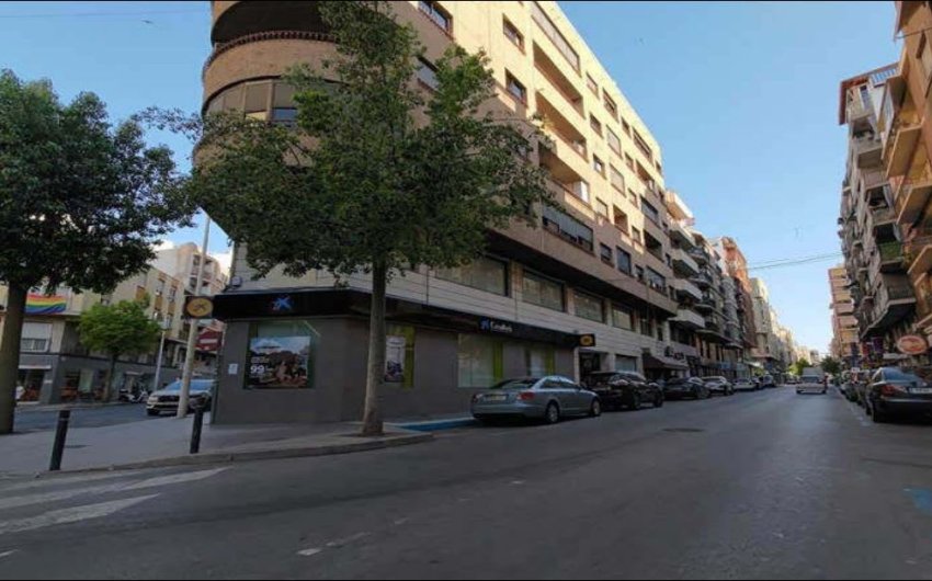 Herverkoop - Reclame -
Elche - Center