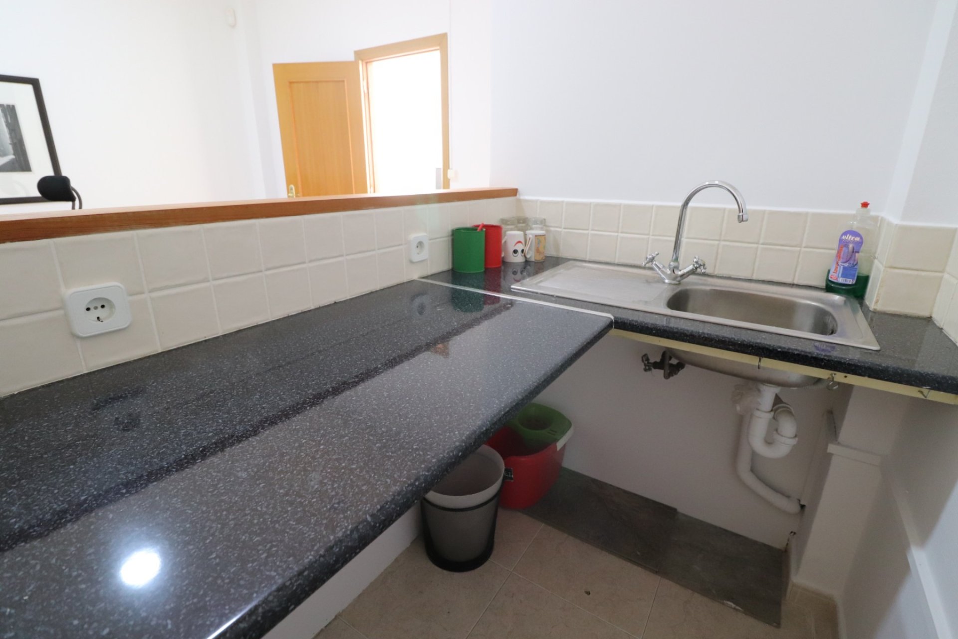 Herverkoop - Reclame -
Jacarilla - Jacarilla - Town