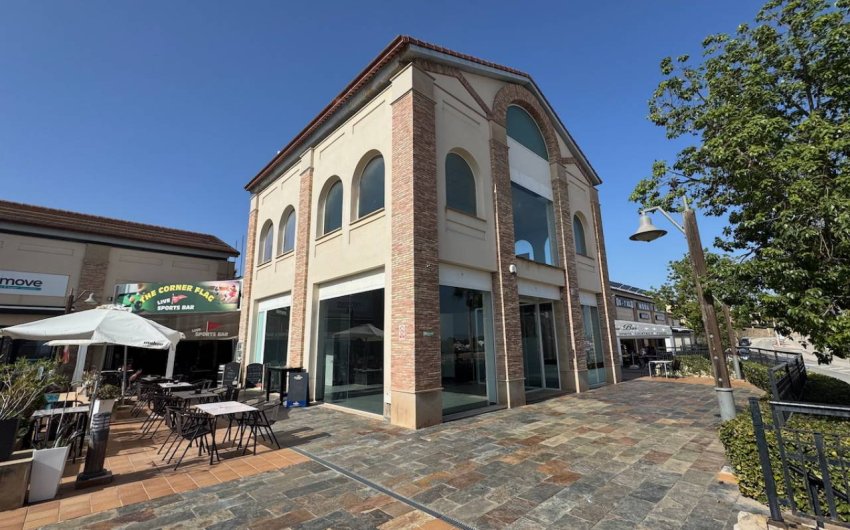 Herverkoop - Reclame -
La Finca Golf - La finca Golf