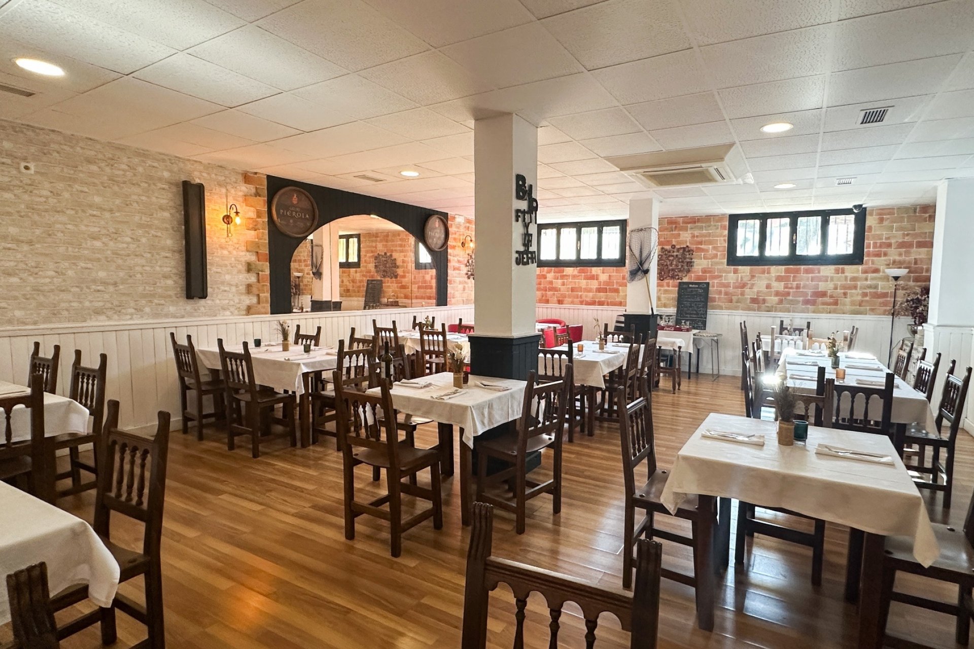 Herverkoop - Reclame -
Torrevieja - Nueva Torrevieja