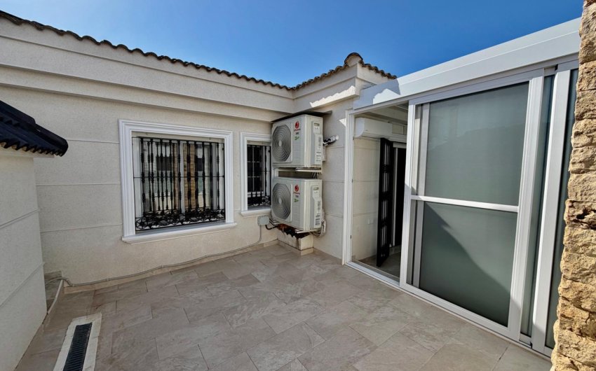 Herverkoop - Semi Detached -
Orihuela Costa - La Zenia