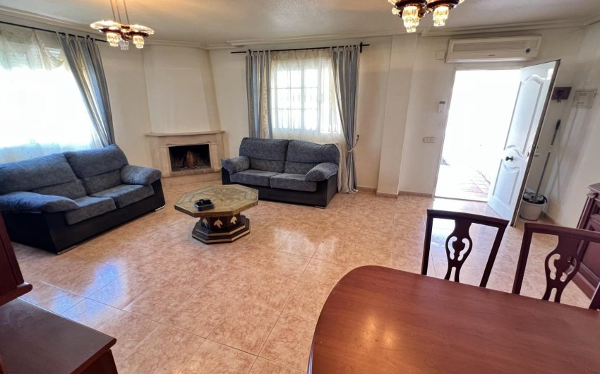Herverkoop - Semi Detached -
Torrevieja - Aguas Nuevas
