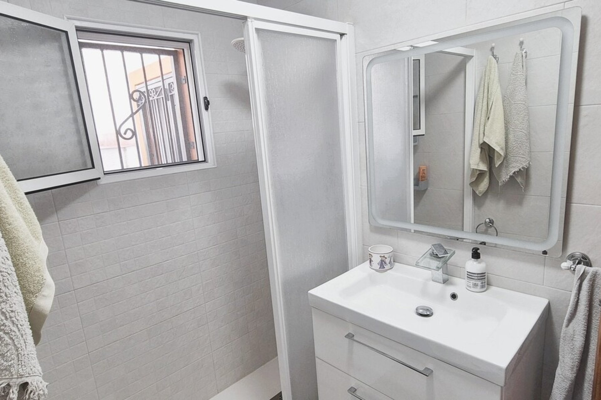 Herverkoop - Semi Detached -
Torrevieja - Costa Blanca