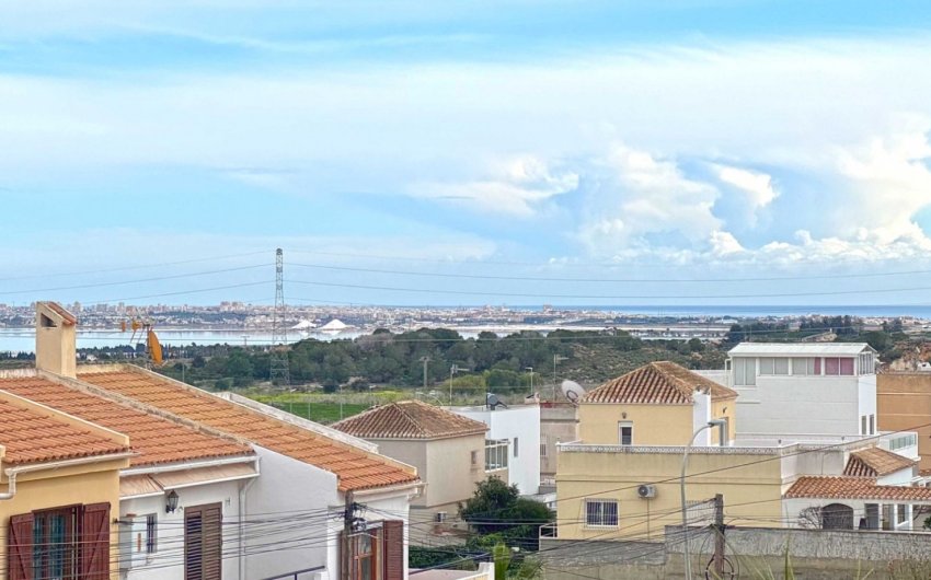 Herverkoop - Semi Detached Villa -
San Miguel de Salinas