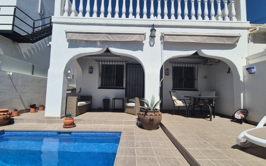 Herverkoop - Semi Detached -
Villamartin - Costa Blanca