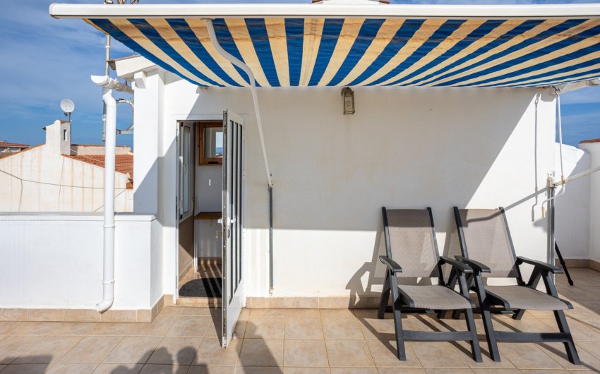 Herverkoop - Terraced house / Townhouse -
Torrevieja - La Siesta