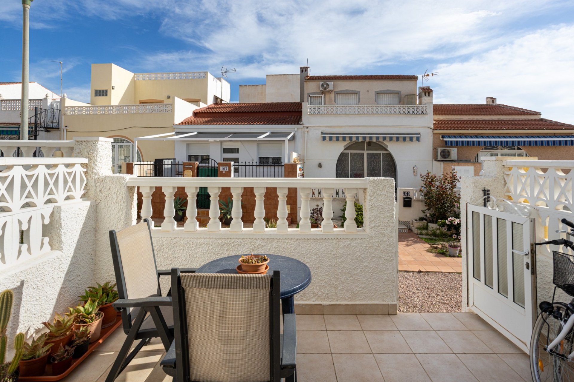 Herverkoop - Terraced house / Townhouse -
Torrevieja - La Siesta