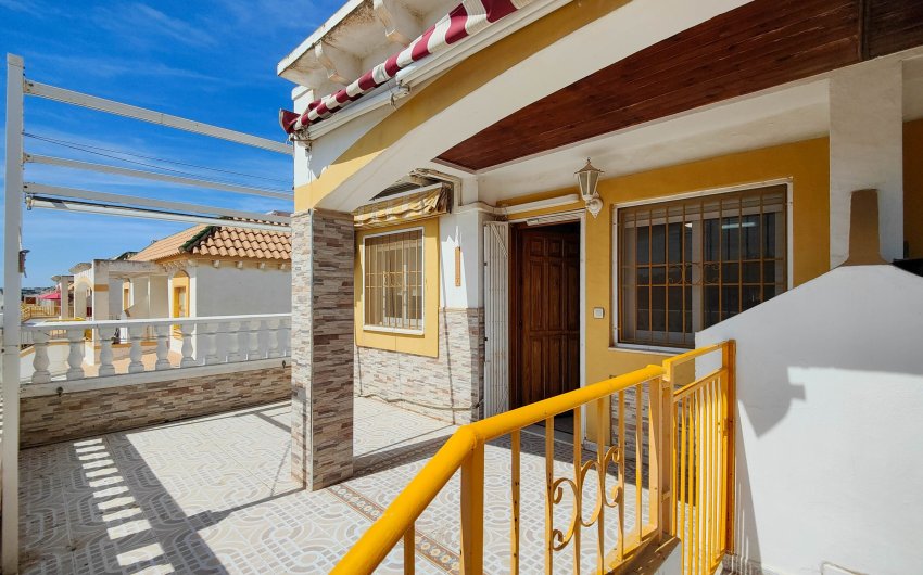 Herverkoop - Top Floor Bungalow -
Torrevieja - La Siesta
