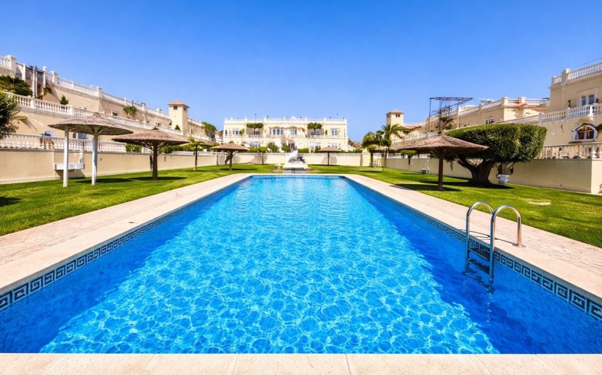 Herverkoop - Town House -
Cabo Roig - Costa Blanca
