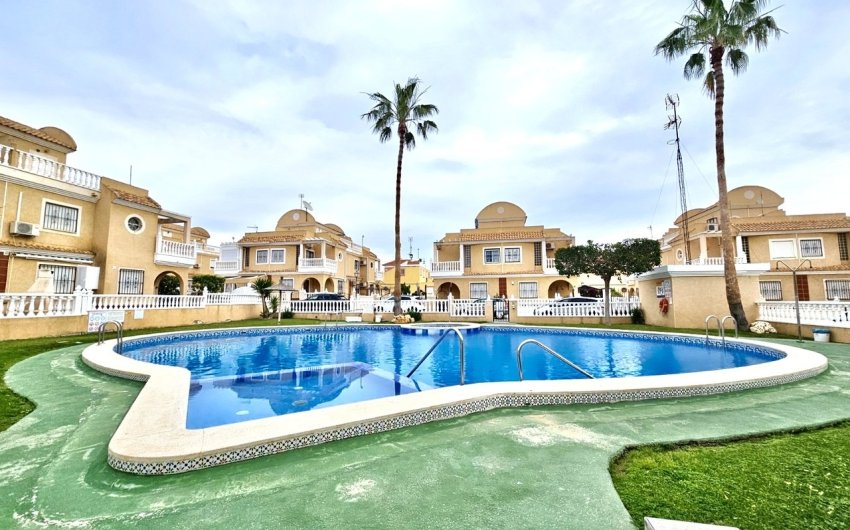 Herverkoop - Town House -
Cabo Roig - Costa Blanca