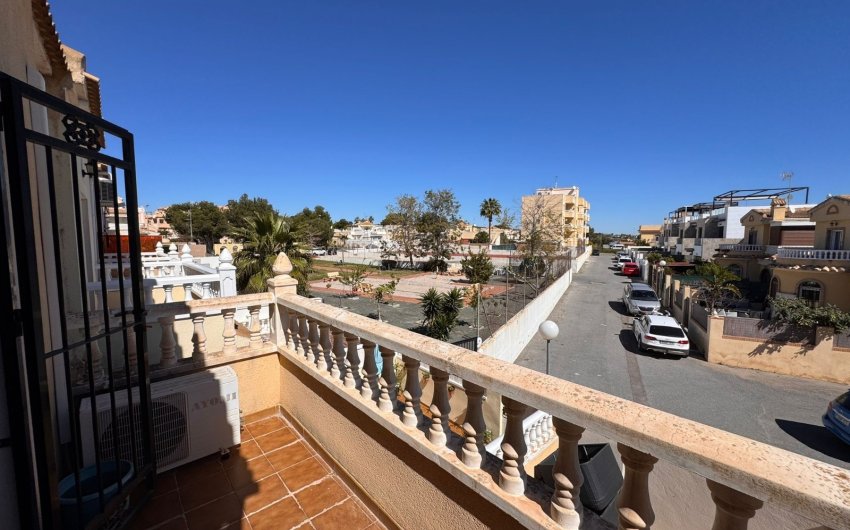 Herverkoop - Town House -
Campoamor - Costa Blanca