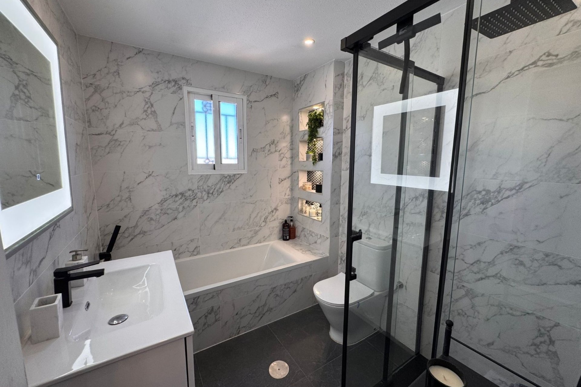 Herverkoop - Town House -
Campoamor - Costa Blanca