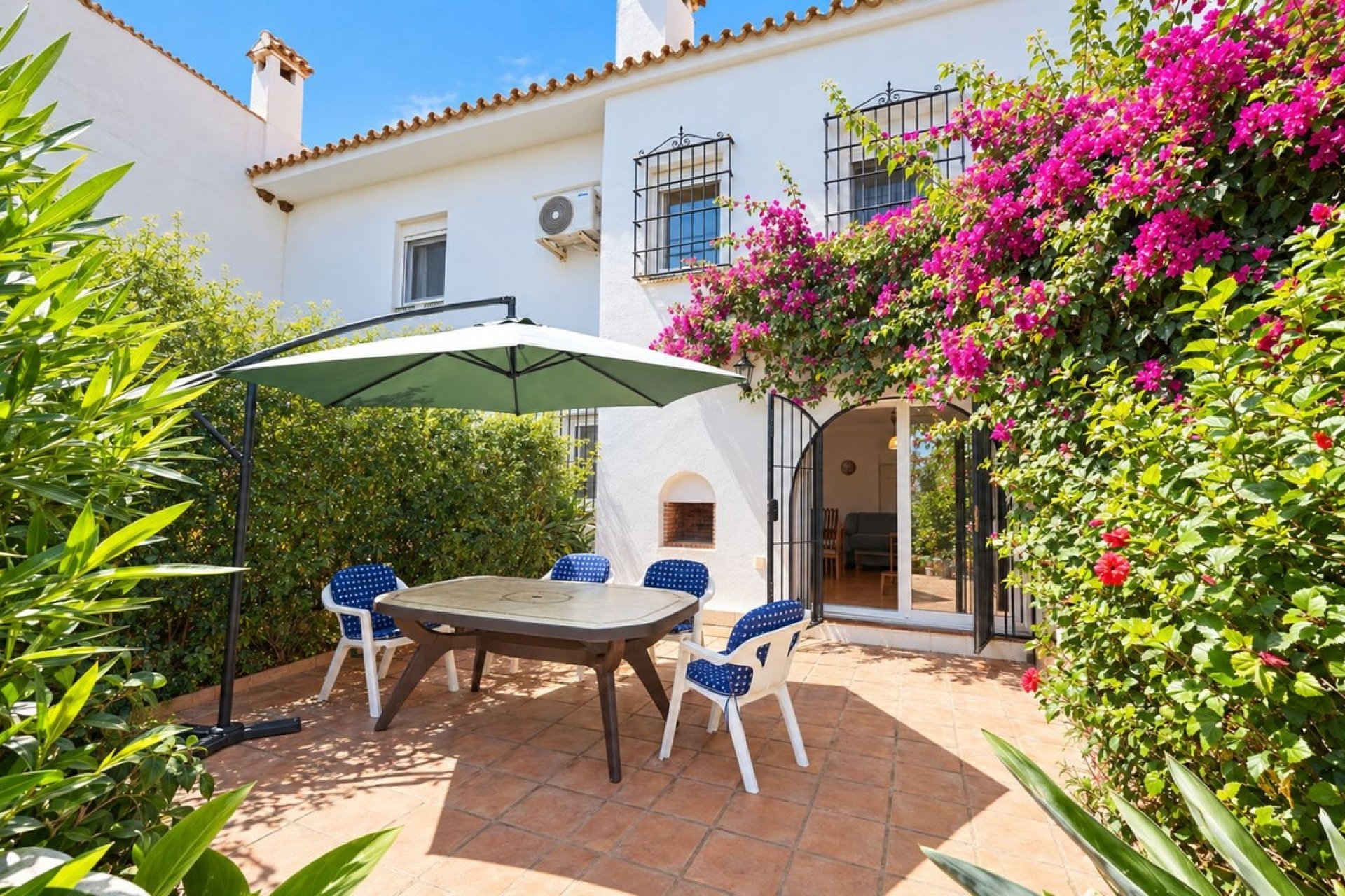 Herverkoop - Town House -
Casares Playa - Costa del Sol