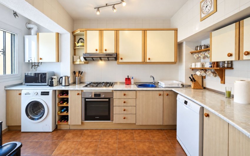 Herverkoop - Town House -
Casares Playa - Costa del Sol