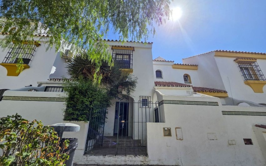 Herverkoop - Town House -
Casares Playa - Costa del Sol