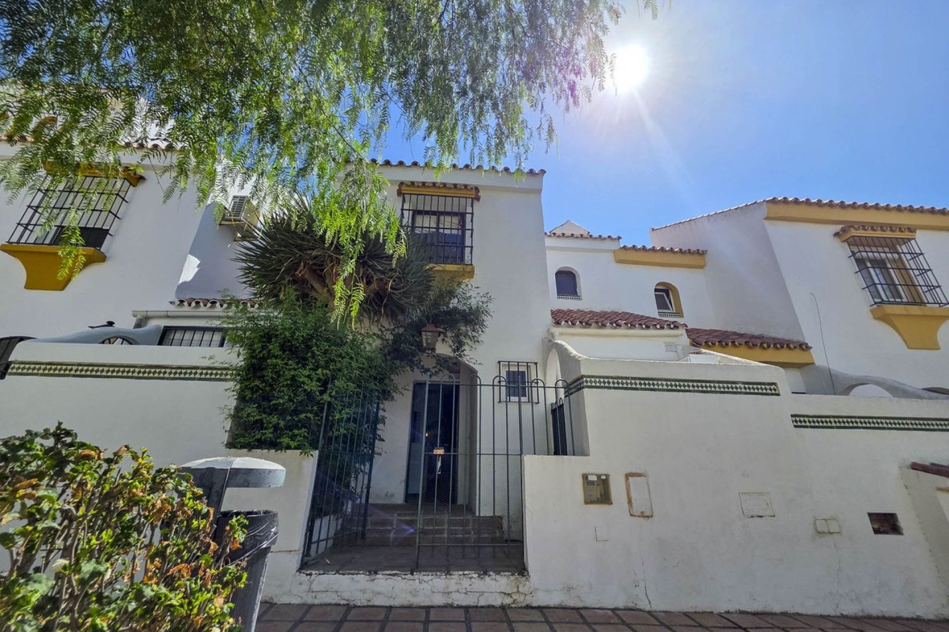 Herverkoop - Town House -
Casares Playa - Costa del Sol