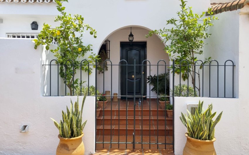 Herverkoop - Town House -
Casares Playa - Costa del Sol