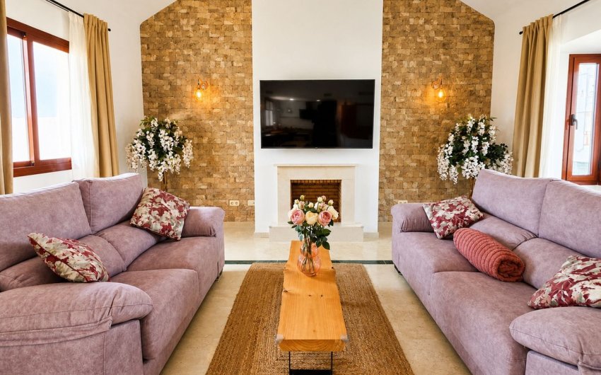 Herverkoop - Town House -
Casares Playa - Costa del Sol