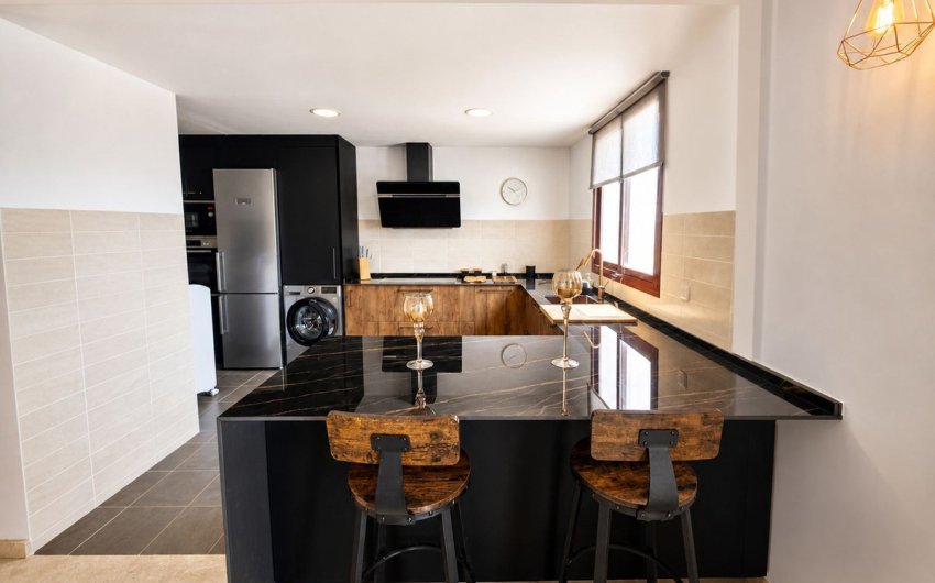 Herverkoop - Town House -
Casares Playa - Costa del Sol