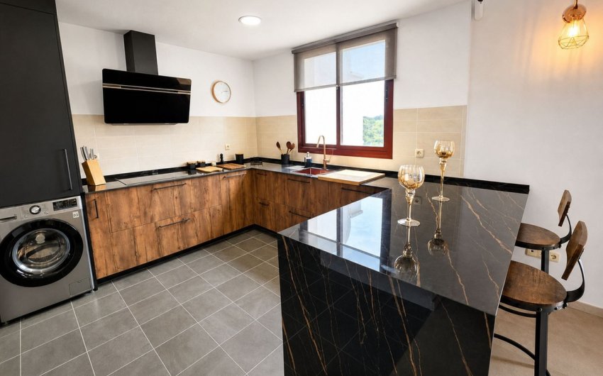 Herverkoop - Town House -
Casares Playa - Costa del Sol