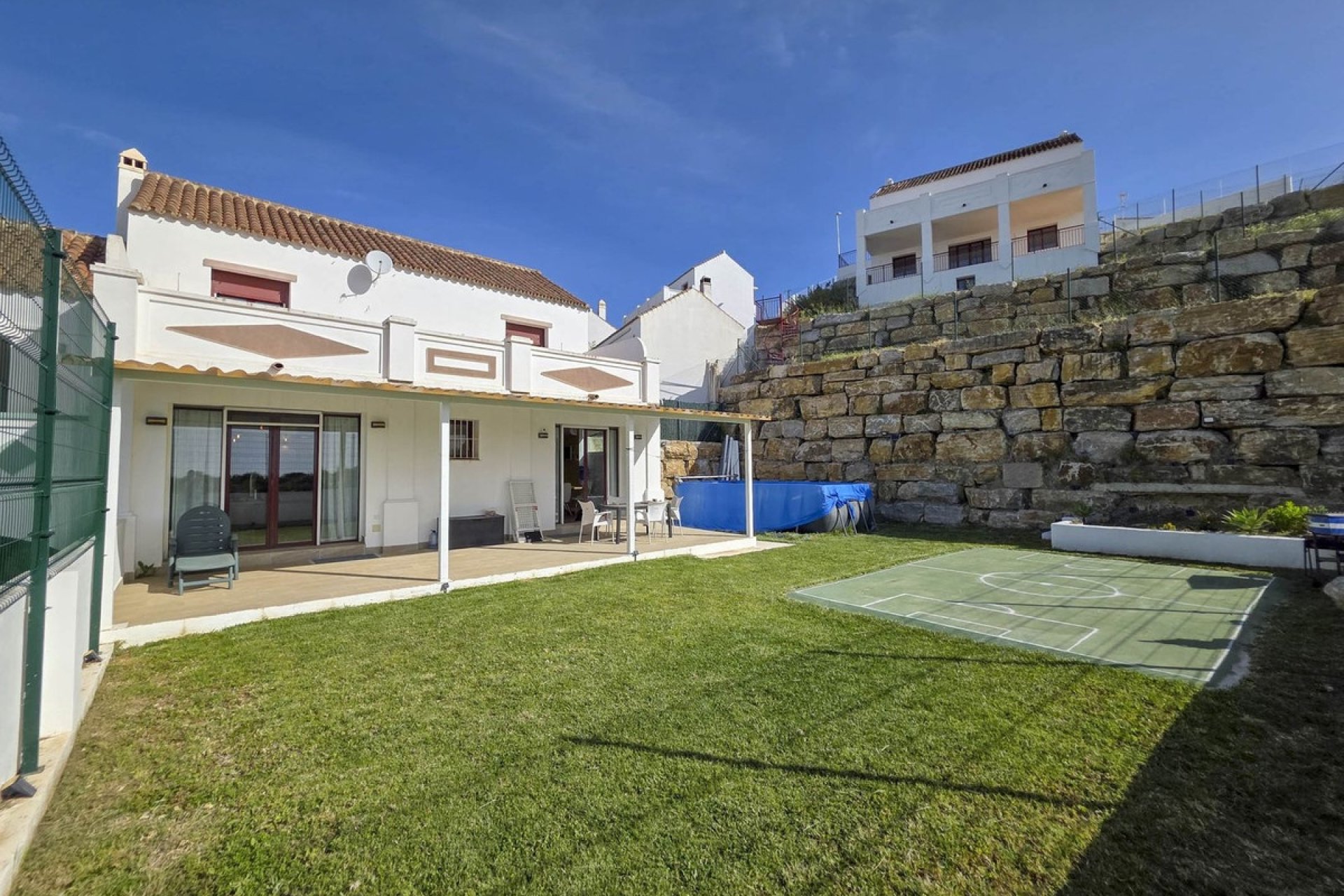 Herverkoop - Town House -
Casares Playa - Costa del Sol