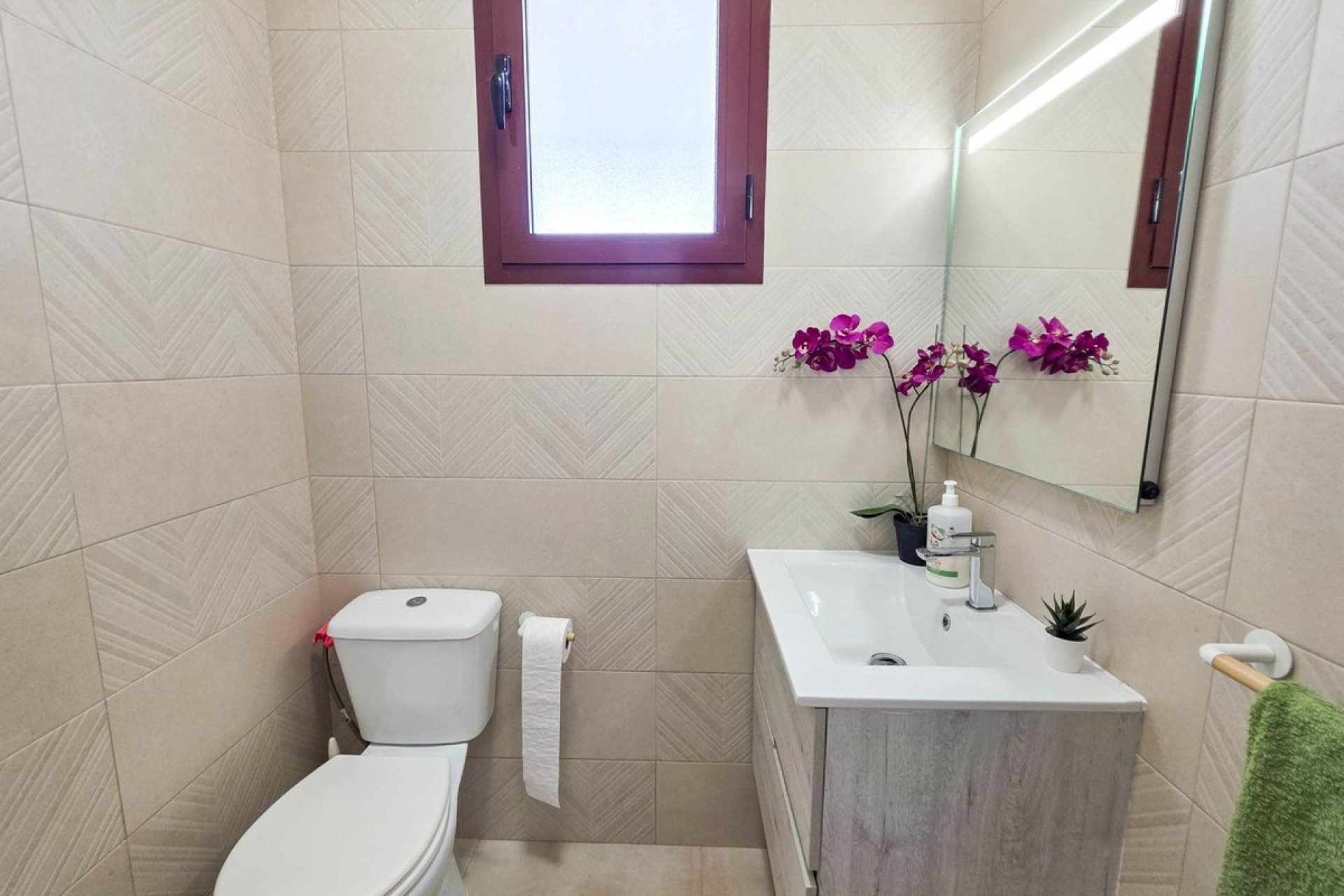 Herverkoop - Town House -
Casares Playa - Costa del Sol