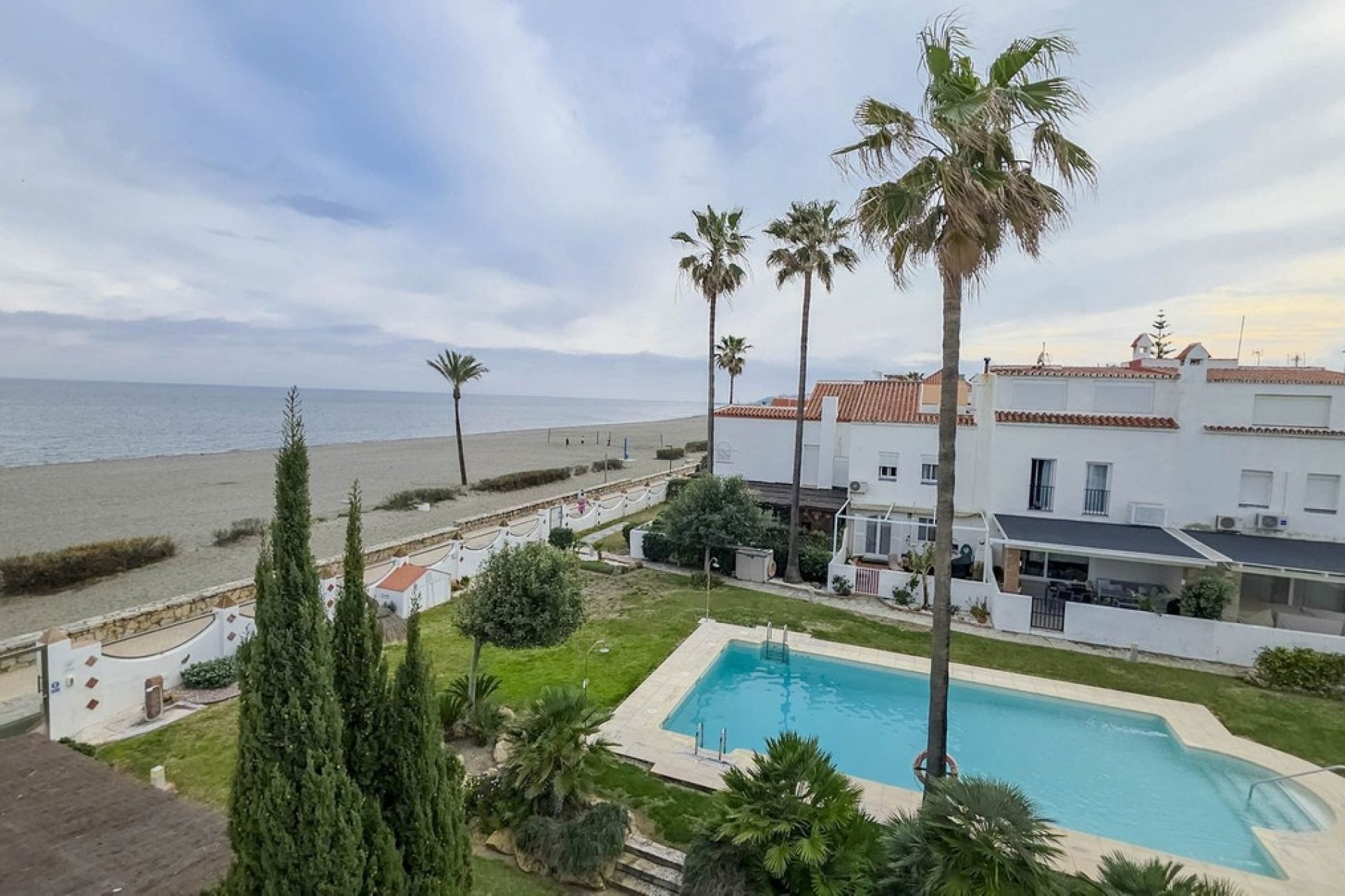 Herverkoop - Town House -
Casares Playa - Costa del Sol