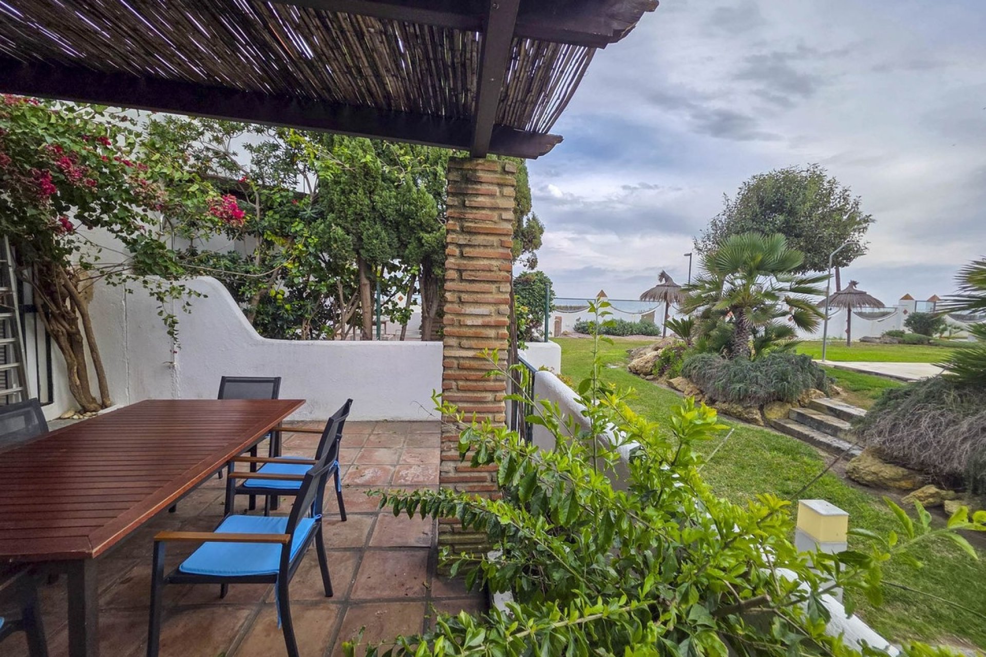 Herverkoop - Town House -
Casares Playa - Costa del Sol