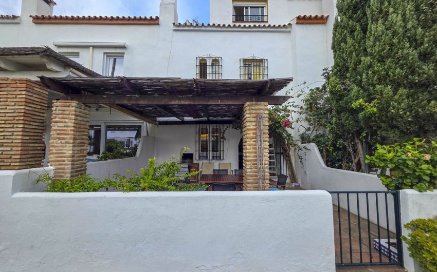 Herverkoop - Town House -
Casares Playa - Costa del Sol