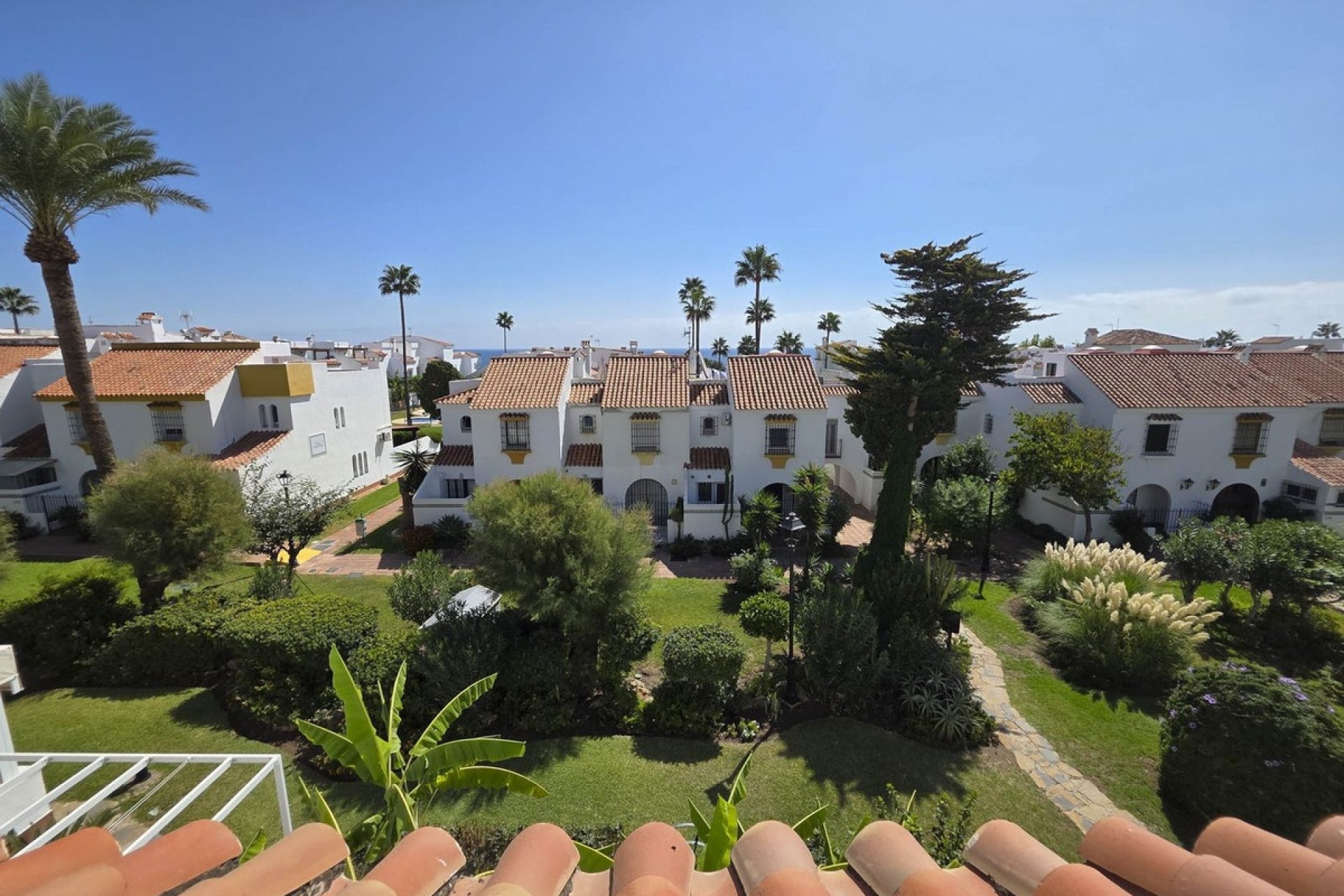 Herverkoop - Town House -
Casares Playa - Costa del Sol