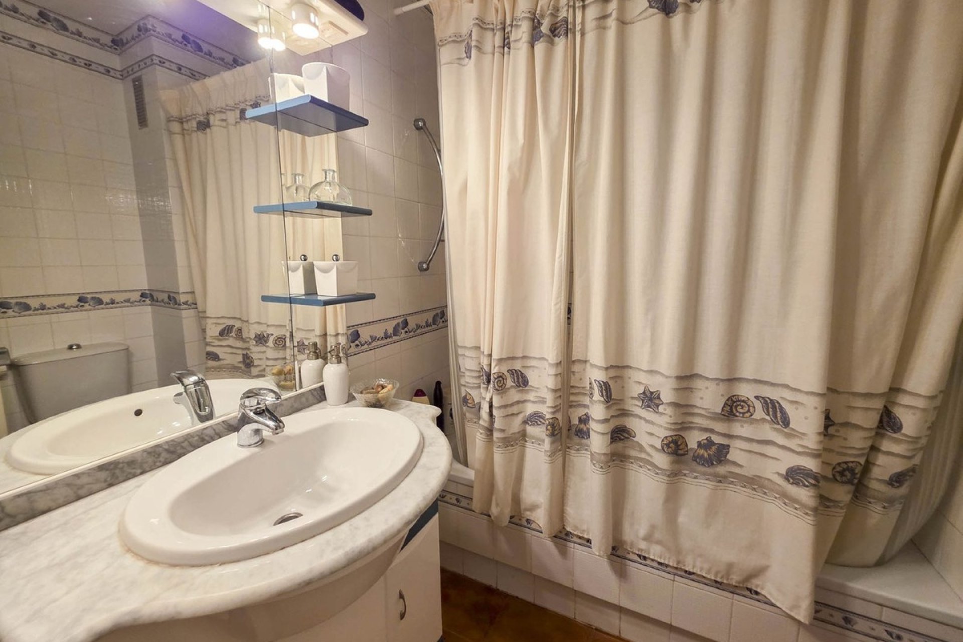 Herverkoop - Town House -
Casares Playa - Costa del Sol
